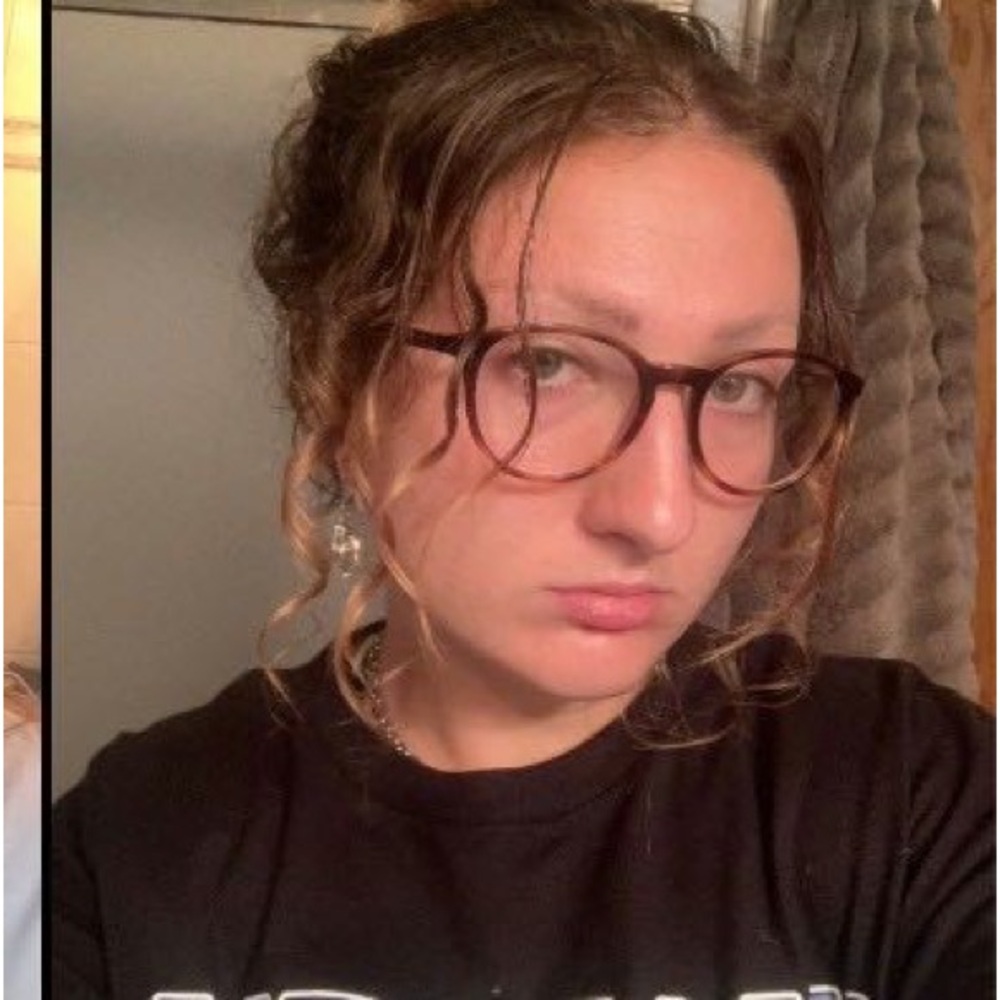 Meet your Posher, Roxanne